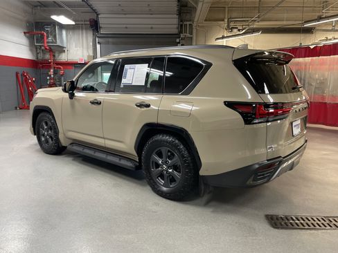 Used 2025 Lexus LX 700h Overtrail image 18