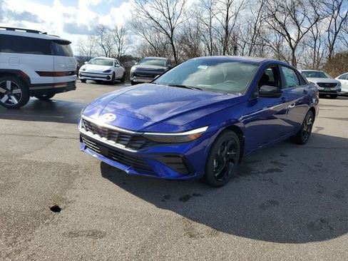 New 2026 Hyundai Elantra SEL Sport Premium FWD image 2