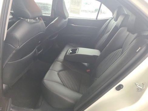 Used 2024 Toyota Camry SE image 13
