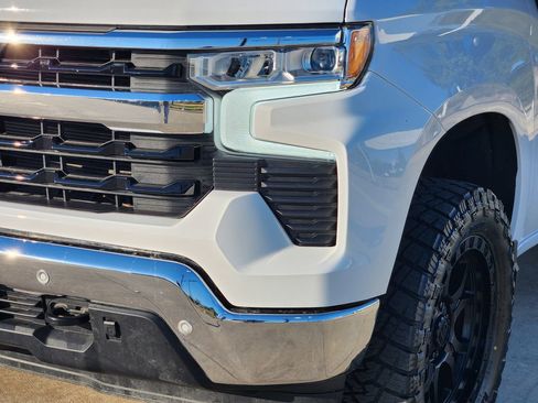 Used 2025 Chevrolet Silverado 1500 LT w/ Safety Package AWD/4WD image 9