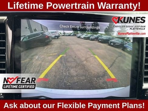 Used 2023 Chrysler Pacifica Touring-L FWD image 19