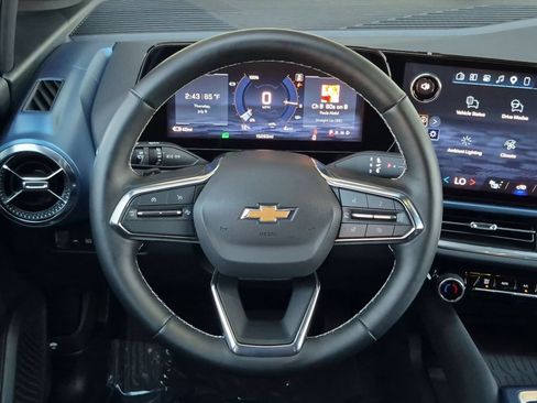 Used 2024 Chevrolet Equinox EV LT FWD image 13