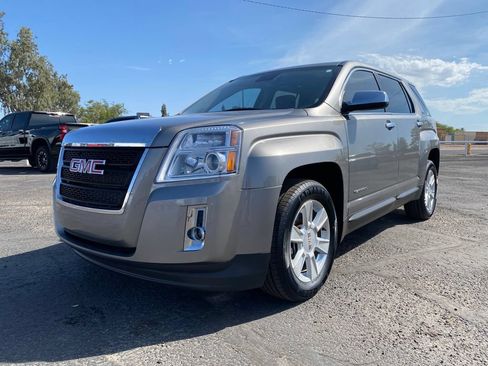 Used 2012 GMC Terrain SLE w/ LPO, Chrome Package FWD image 2