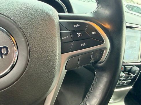 Certified 2022 Jeep Grand Cherokee Laredo X image 26