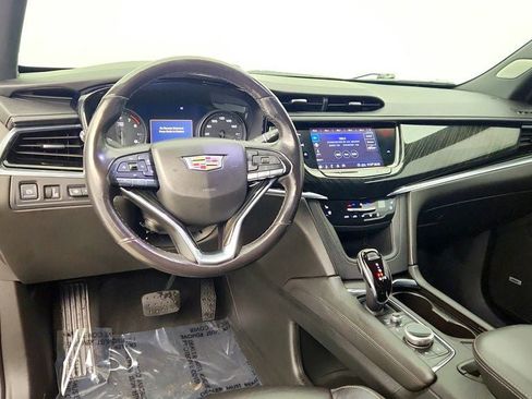 Used 2020 Cadillac XT6 Premium Luxury image 13