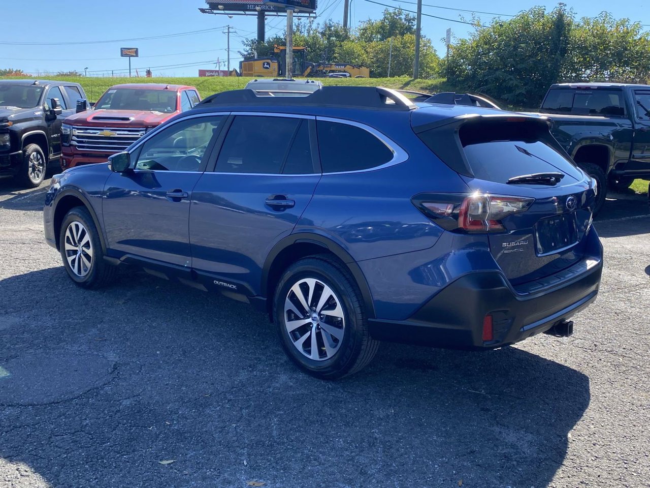 Used 2021 Subaru Outback Premium AWD/4WD image 6