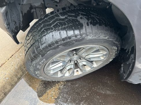 Used 2020 RAM 1500 Laramie w/ Sport Appearance Package AWD/4WD image 3