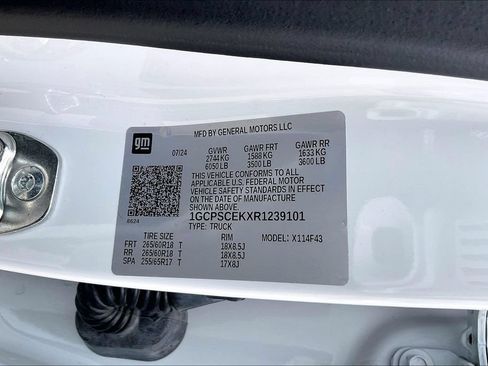 Used 2024 Chevrolet Colorado LT w/ LT Convenience Package III RWD image 16