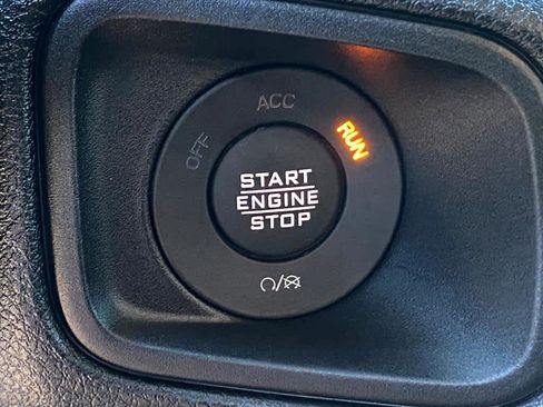 Used 2024 Jeep Wrangler Unlimited image 20