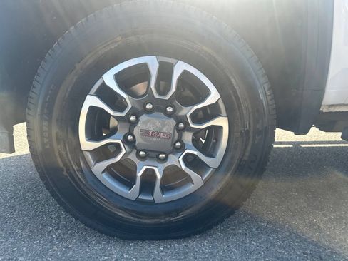 Used 2025 GMC Sierra 3500 SLE w/ SLE Convenience Package AWD/4WD image 5