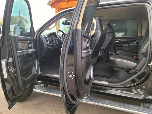 Used 2019 RAM 2500 Laramie image 7