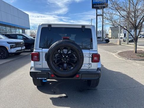 Used 2024 Jeep Wrangler Unlimited Sahara w/ Safety Group AWD/4WD image 7