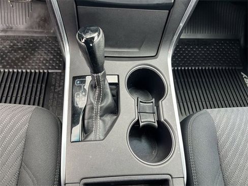 Used 2017 Toyota Camry LE image 22