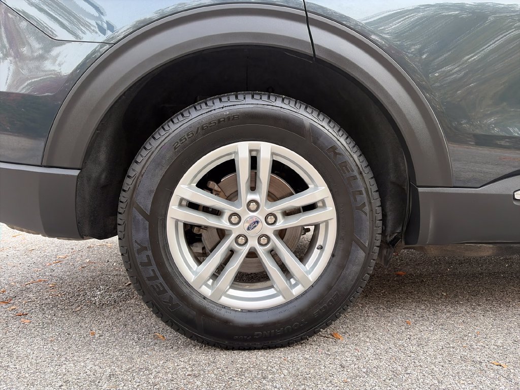 Used 2023 Ford Explorer XLT AWD/4WD image 29
