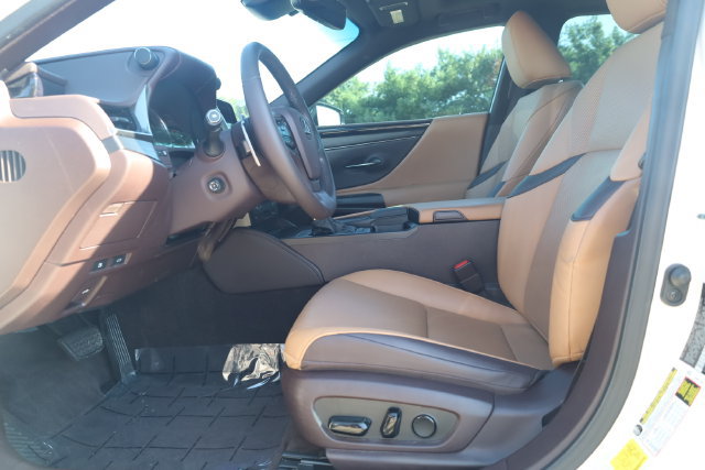 Used 2021 Lexus ES 300h w/ Premium Package FWD image 13
