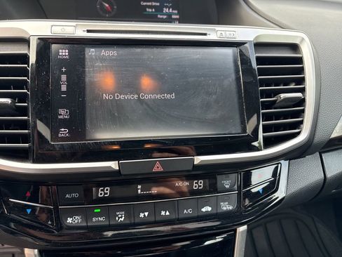 Used 2017 Honda Accord EX-L image 16