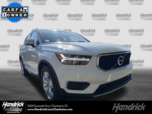 Used 2020 Volvo XC40 T5 Momentum AWD/4WD image 1