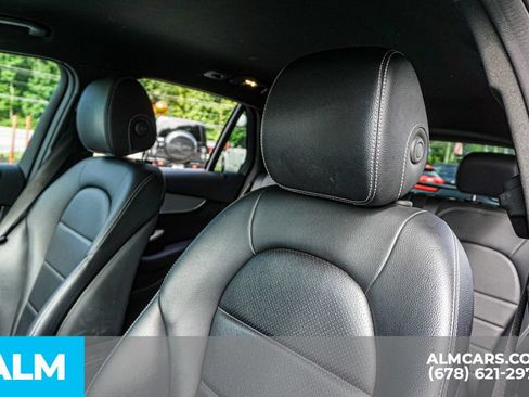 Used 2022 Mercedes-Benz GLC 300 image 18