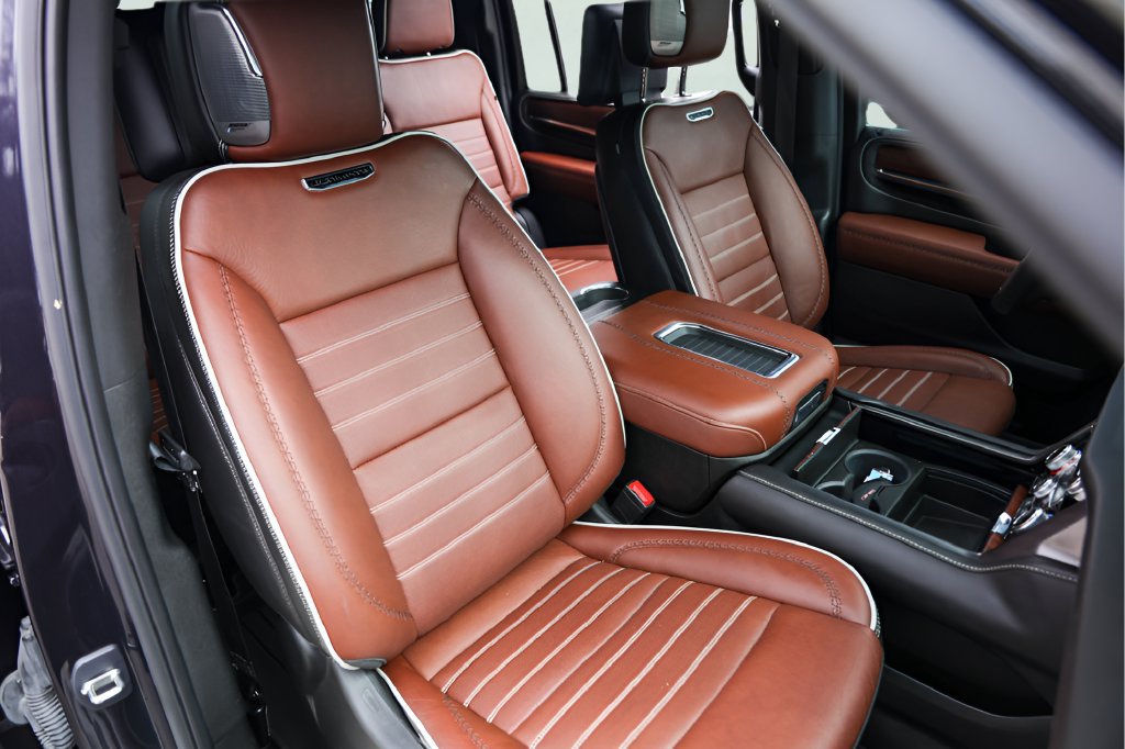 Used 2023 GMC Yukon XL Denali Ultimate w/ LPO, Floor Liner Package AWD/4WD image 35
