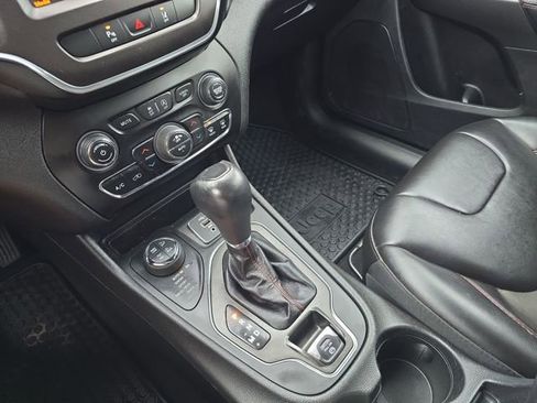 Used 2021 Jeep Cherokee Trailhawk w/ Sun, Sound & Nav Group image 25