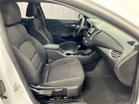Used 2019 Chevrolet Malibu LS image 20