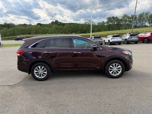 Used 2018 Kia Sorento AWD image 6