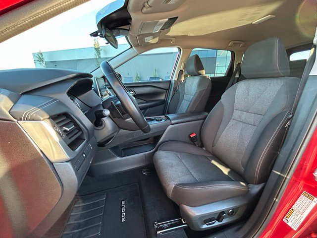 Used 2025 Nissan Rogue SV AWD/4WD image 24