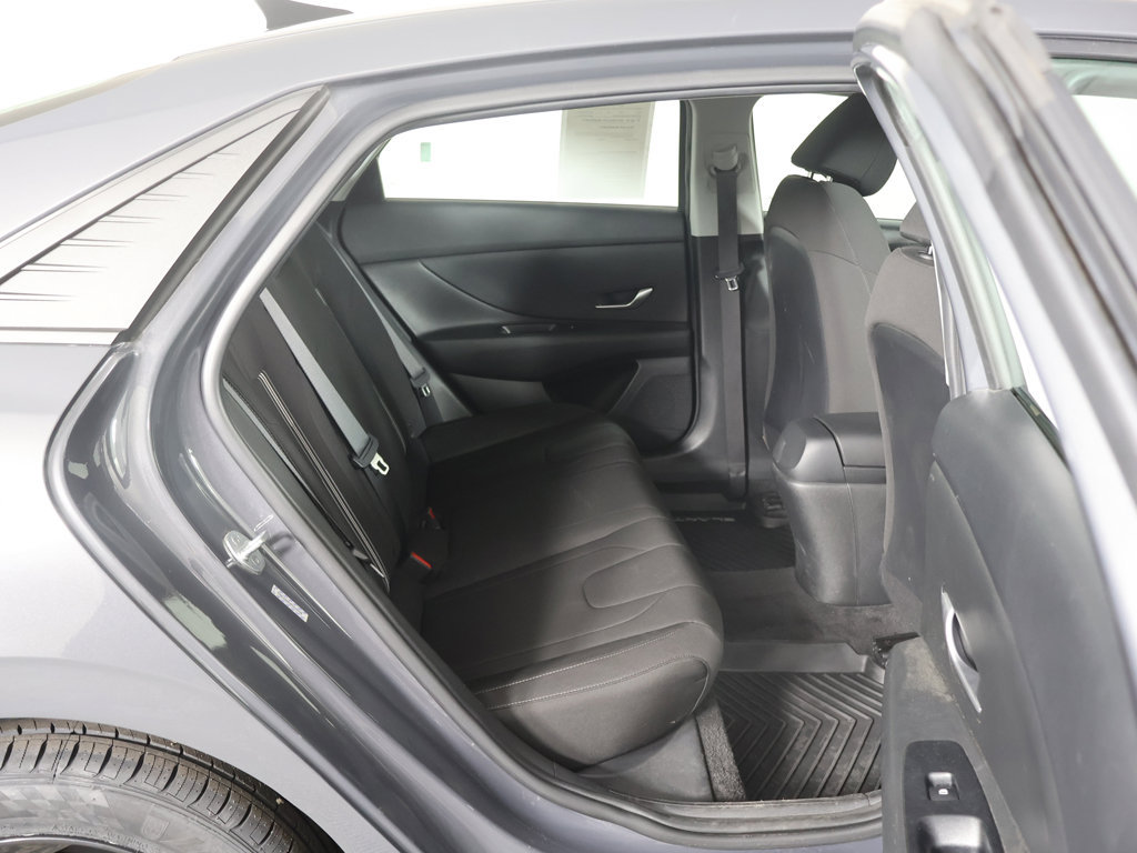 Used 2023 Hyundai Elantra SEL w/ Winter Weather Package FWD image 30