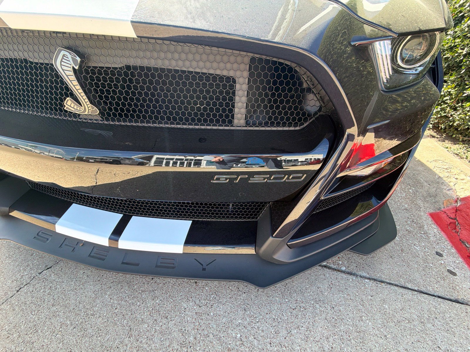 Used 2022 Ford Mustang Shelby GT500 w/ Technology Package RWD image 2