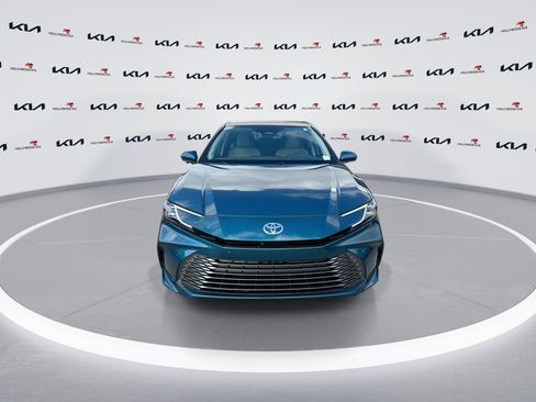 Used 2025 Toyota Camry XLE w/ Premium Plus Package image 3