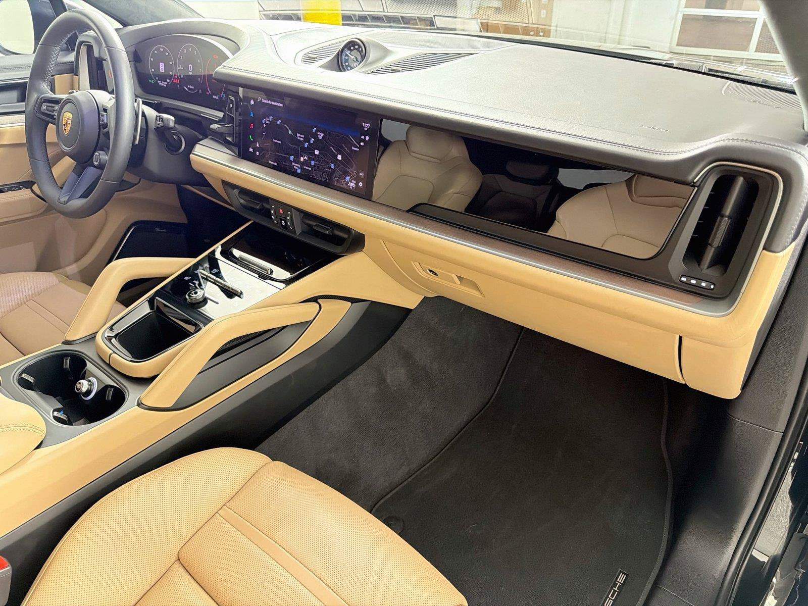 Certified 2025 Porsche Cayenne S AWD/4WD image 29