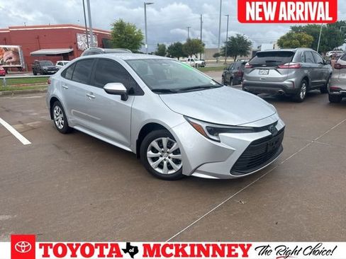 Used 2025 Toyota Corolla LE FWD image 1