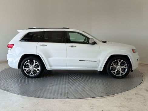 Used 2020 Jeep Grand Cherokee Overland AWD/4WD image 8