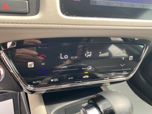 Used 2018 Honda HR-V EX image 28