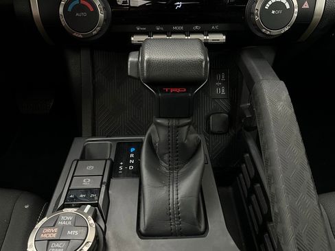 Used 2025 Toyota Tacoma TRD Off-Road image 23