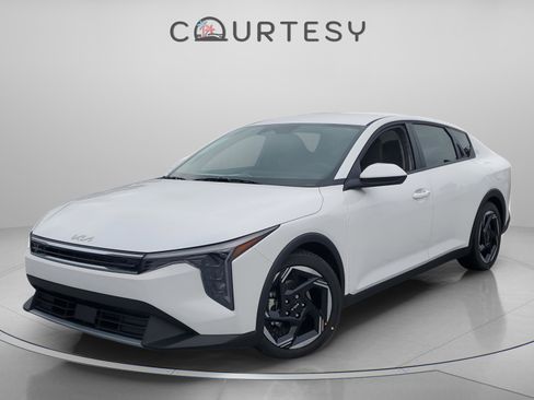 New 2025 Kia K4 EX image 1