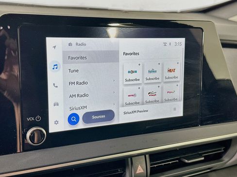Used 2025 Toyota Prius LE FWD image 19