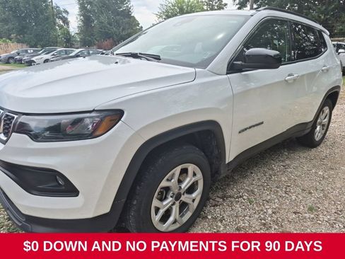 Used 2025 Jeep Compass Latitude w/ Sun & Sound Group AWD/4WD image 1