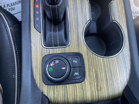 Certified 2019 GMC Acadia Denali FWD image 26