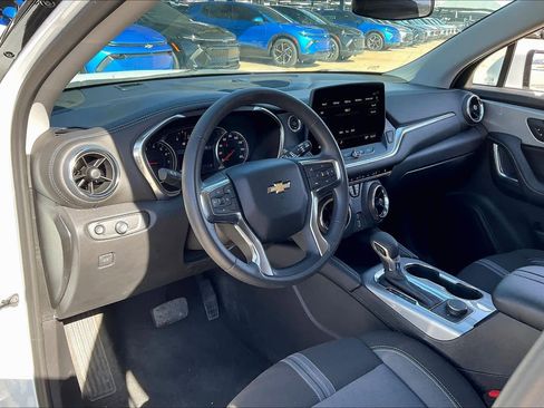 Used 2025 Chevrolet Blazer LT image 17