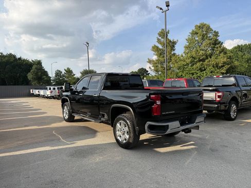 Used 2021 Chevrolet Silverado 2500 LTZ w/ LTZ Convenience Package AWD/4WD image 4