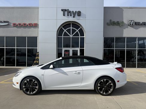 Used 2019 Buick Cascada Premium image 36