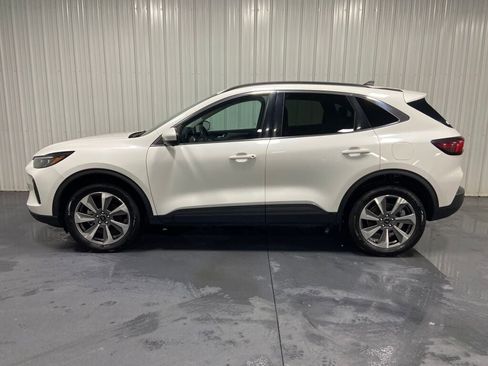 Used 2024 Ford Escape Platinum image 4