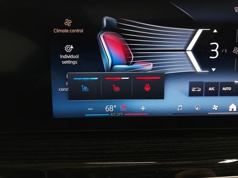 Used 2026 BMW X6 xDrive40i w/ Climate Comfort Package image 35