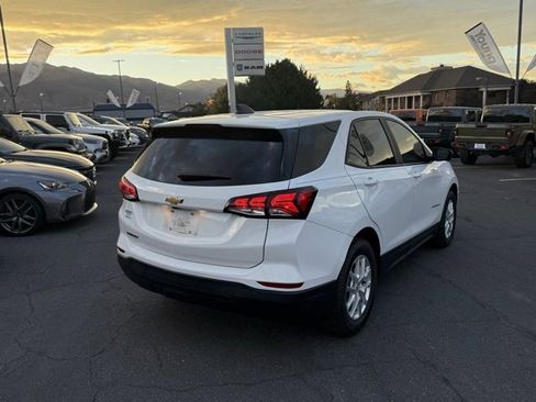 Used 2022 Chevrolet Equinox LS w/ LS Convenience Package image 6