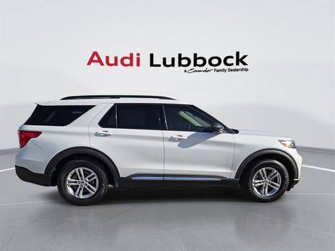 Used 2020 Ford Explorer XLT w/ Equipment Group 202A image 9