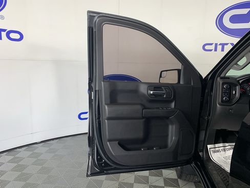Used 2022 Chevrolet Silverado 1500 Custom w/ Safety Confidence Package AWD/4WD image 12