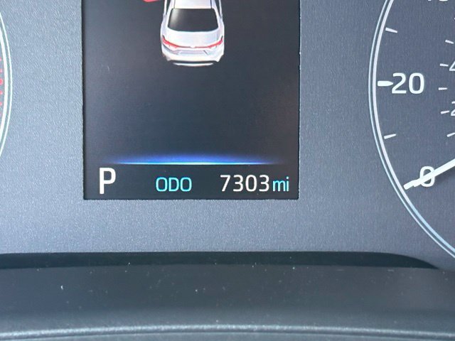 Used 2025 Toyota Corolla LE FWD image 4