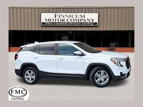 Used 2024 GMC Terrain SLE FWD image 1