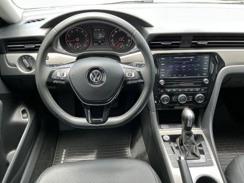 Used 2021 Volkswagen Passat 2.0T SE image 10